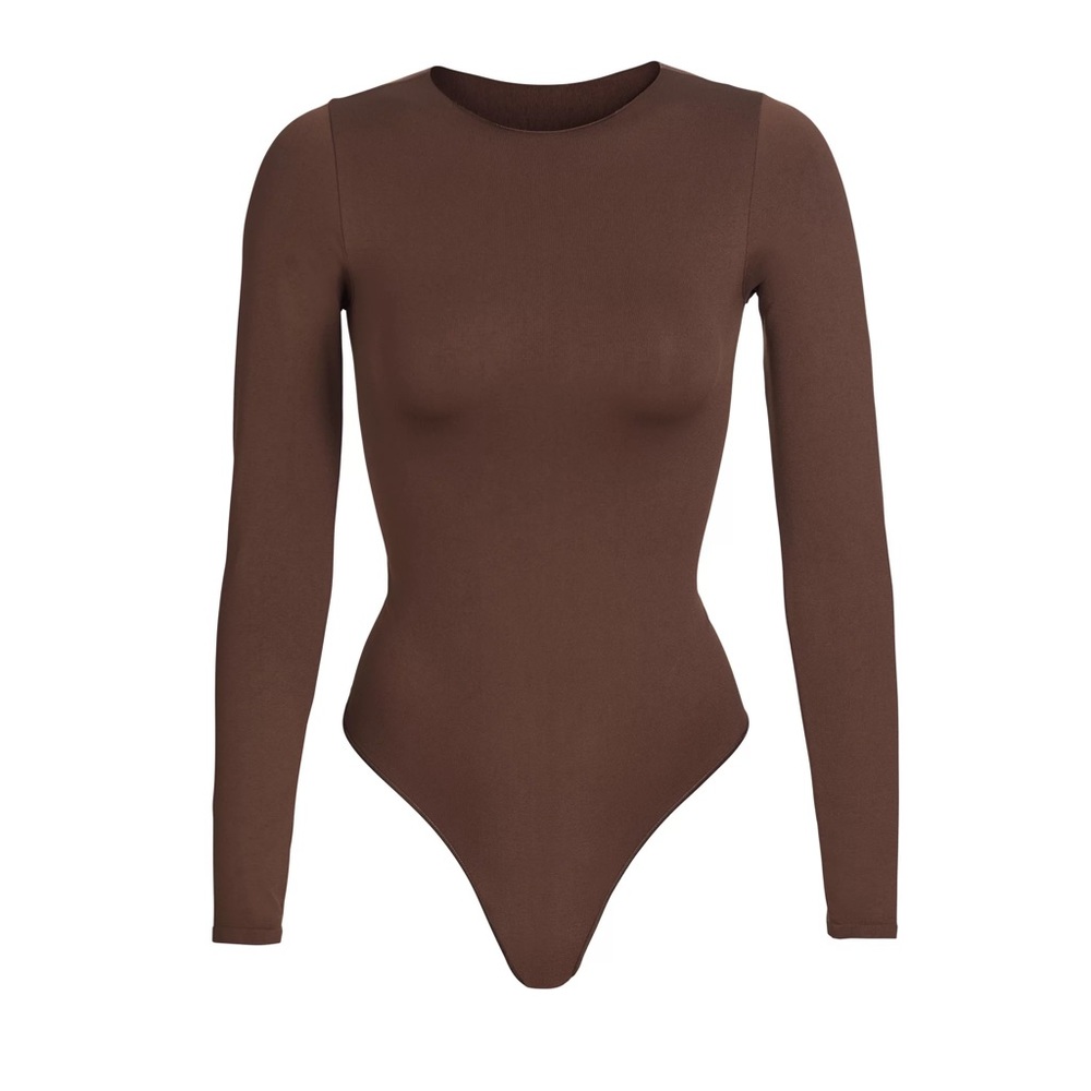 Skims Essential Crew Neck Long Sleeve Bodysuit in Smokey Quartz